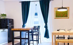 Aumetz Square Apartment