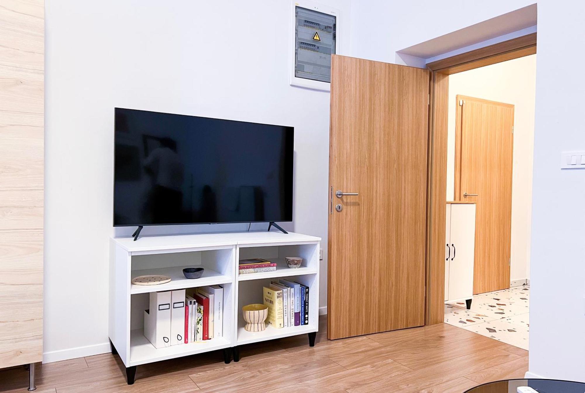 Aumetz Square Apartment Idrija Esterno foto