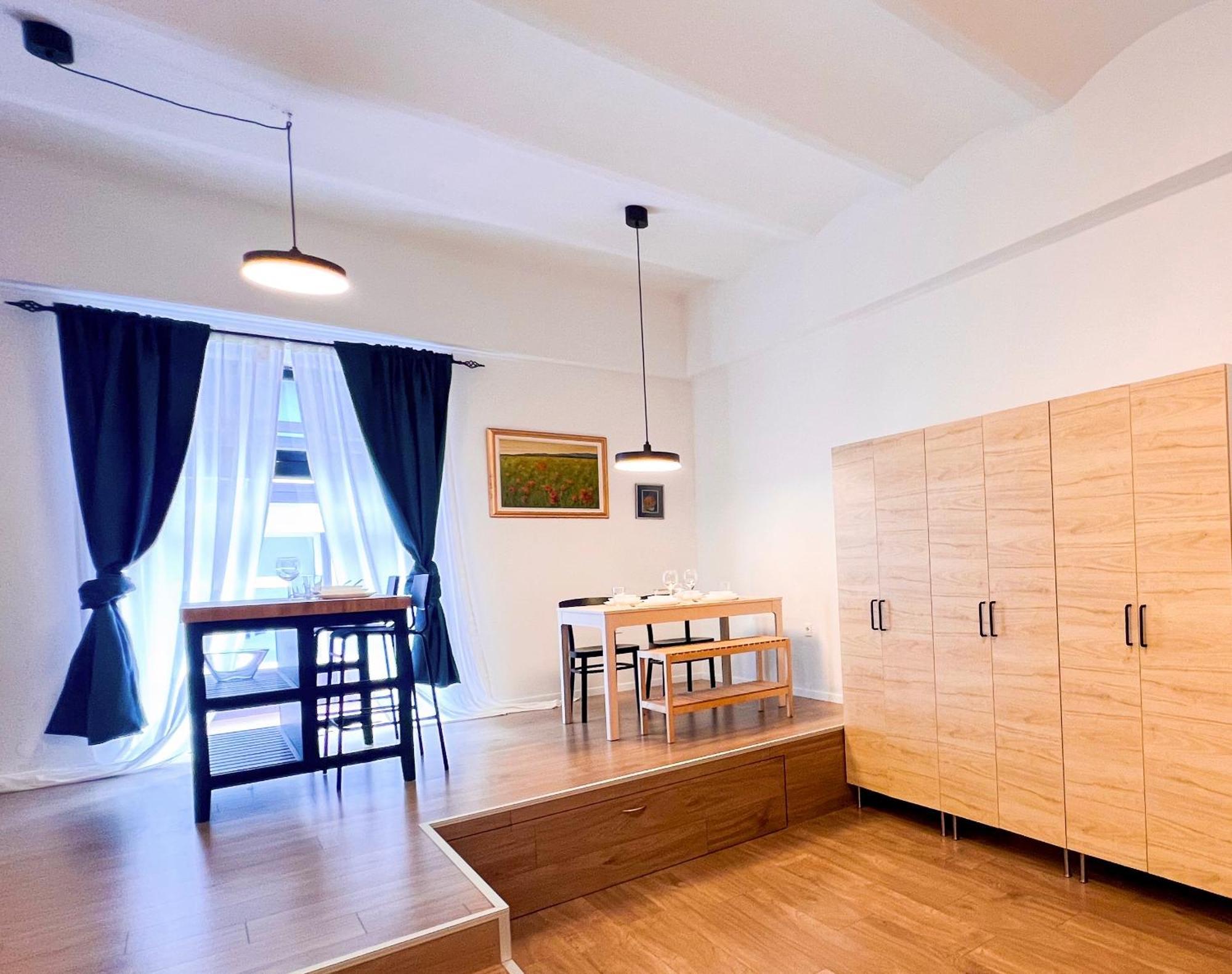 Aumetz Square Apartment Idrija Esterno foto